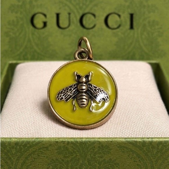 . Jewelry - Luxury Gucci stamped Green small  Bee Pendant Charm/ zipper pull- Made in Italy